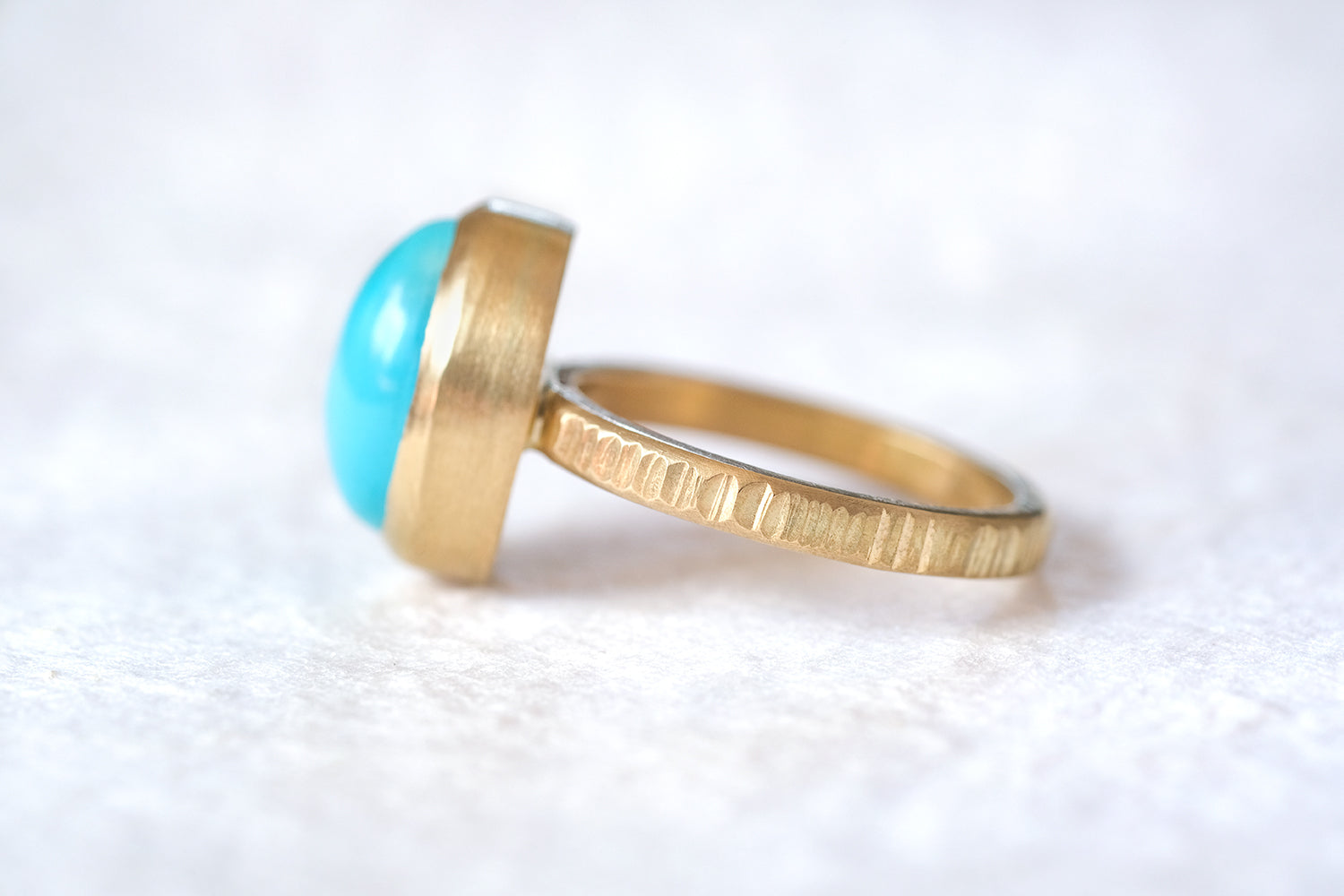 טבעת זהב משובצת בטורקיז