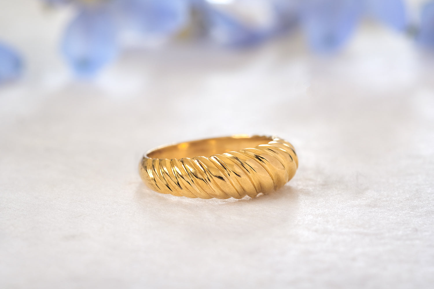 טבעת זהב קשתות אלכסוניות