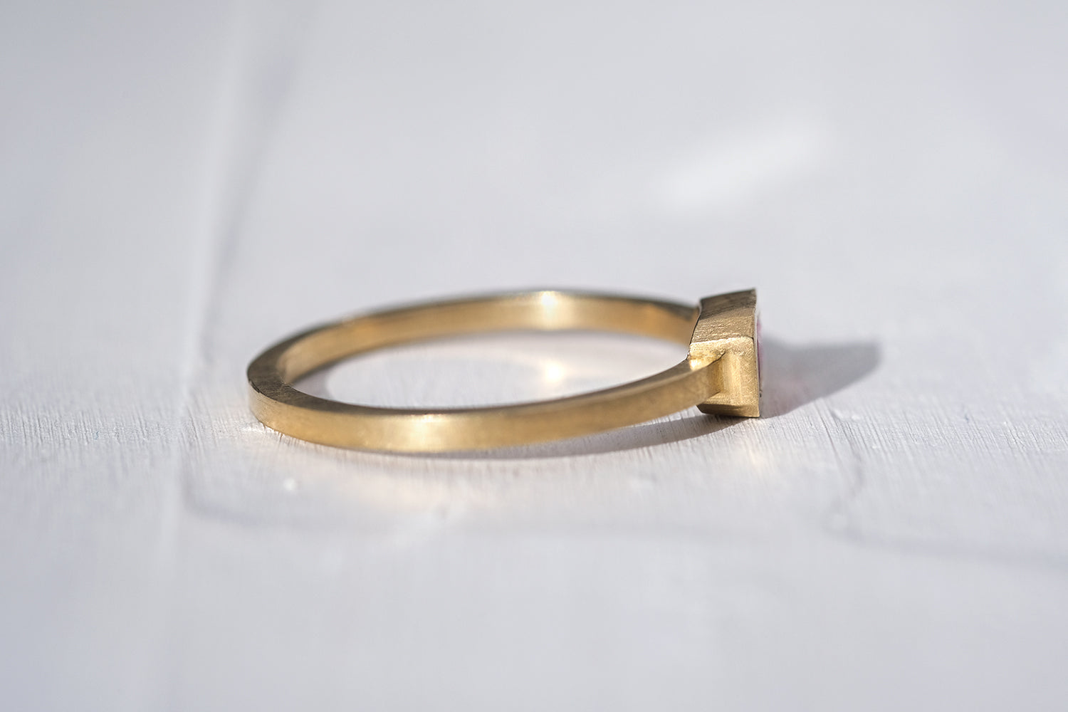 טבעת זהב משובצת ברובי