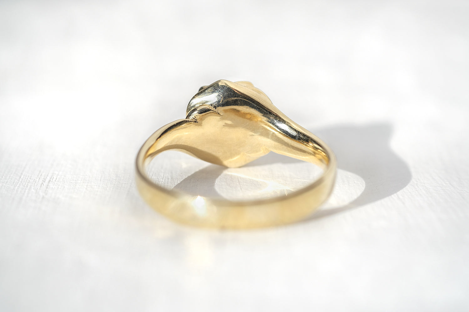 טבעת אירוסין זהב פרח משובצת יהלום