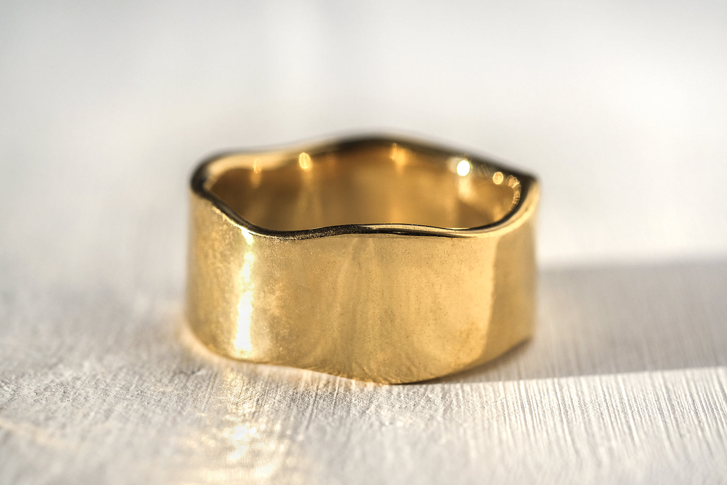 טבעת נישואין בעיצוב גלי