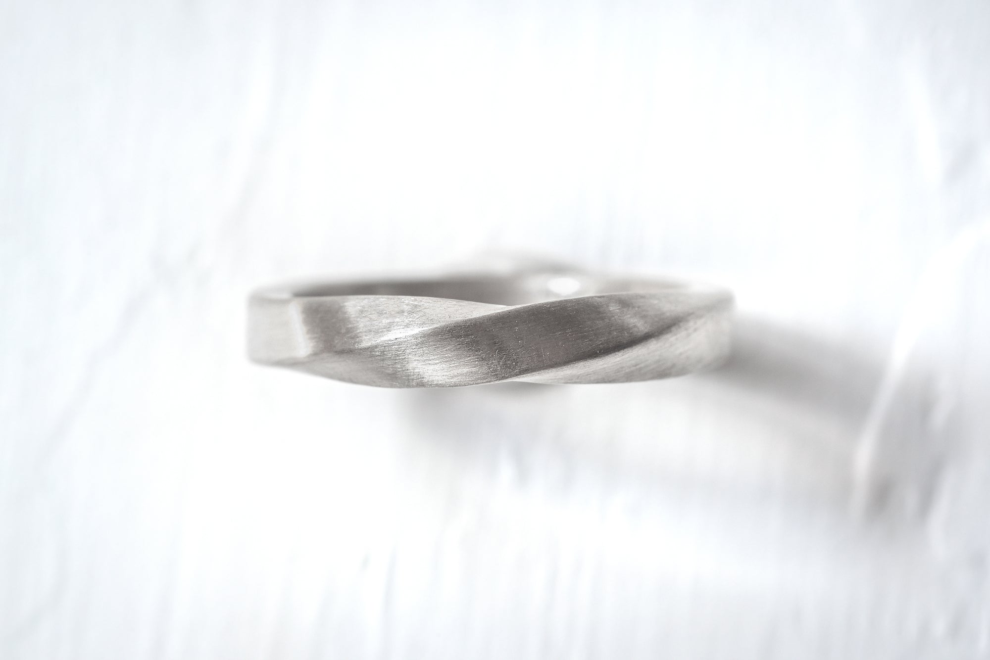 Mobius Gold Wedding Ring 3mm With A Matte Finish