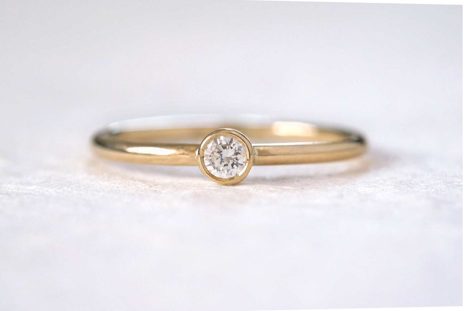 Engagement Gold Ring Set With A Single Diamond